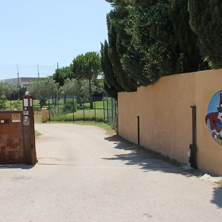 Hotel & Golf Ca La Caputxeta Castello  D'Empuries Buitenkant foto